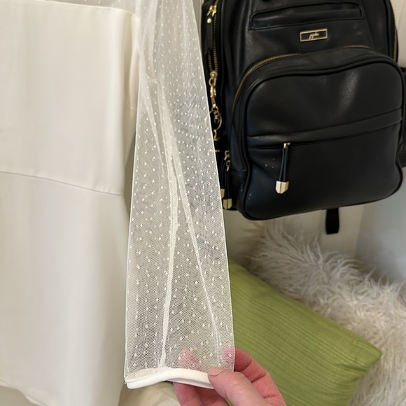 *donating 6/6*White dress with sheer sleeves - Picture 2 of 4